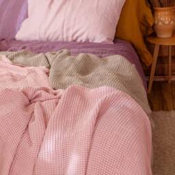 Dusty Rose Waffle Textured Linen Blanket/ Heavy Bed Cover - thumbnail 2