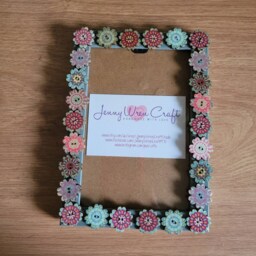 Retro Style Flower Shaped Button Photo Frame 4 X 6 Inches - thumbnail 4