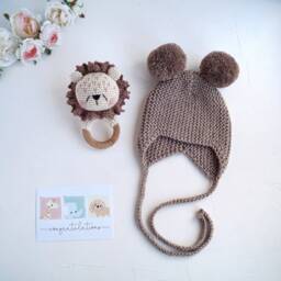 Lion Baby Gift Box For Pregnant Sister, Neutral Lion Set Safari Shower, Small Toy, Knit Bonnet & Booties - thumbnail 3