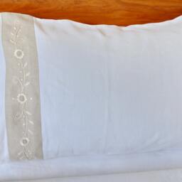 Queen/King Size Bed Sheet Set, Flat & Pillowcases Hand Embroidery Shabby Chic Decor Wedding/Christmas Gift White #makeforgood - thumbnail 3