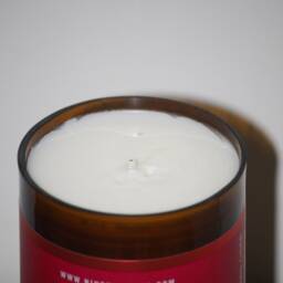 Nine Pin Strawberries & Cream Scented Soy Candle - thumbnail 3