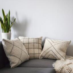 Handmade White Wool Pillow in Scandinavian Style, Kilim Throw Cushion For Bohemian & Farmhouse Homes - thumbnail 3