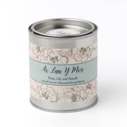 Ar Lan Y Mor Candle Rose, Lily & Seasalt Scented, Vegan Soy Wax - thumbnail 3
