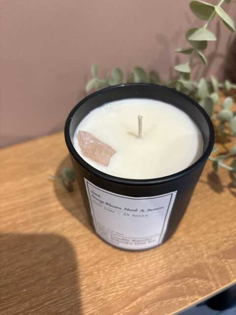 Crystal Candle - Rose Quartz Soy Wax Black Jar Gift Present 300G - image 1