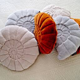 Velvet Shell Pillow Nautical Home Decor - 30x25cm - thumbnail 3