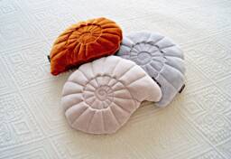Velvet Shell Pillow Nautical Home Decor - 30x25cm - thumbnail 1