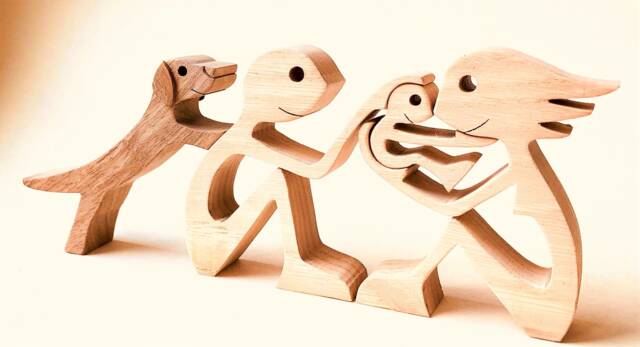 A Couple, Baby, Dog Original Wooden Sculpture 2Virgule5D - image 1