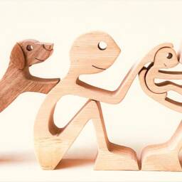A Couple, Baby, Dog Original Wooden Sculpture 2Virgule5D - thumbnail 2