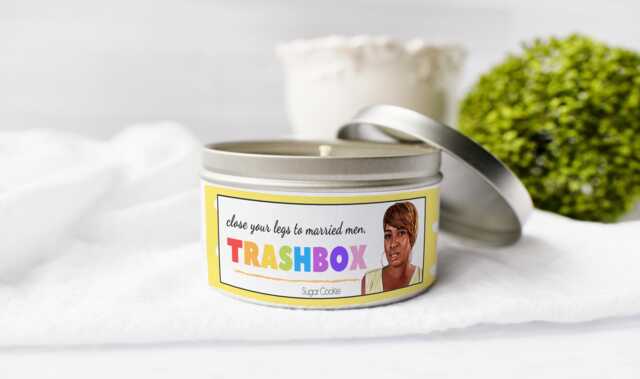 The Real Housewives Of Atlanta Close Your Legs Candle Nene Leakes 8Oz 16Oz Rhoa - image 1