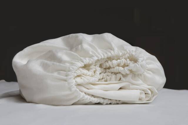 Off-White Fitted Pure Linen Bed Sheet With Rubber Band - image 1