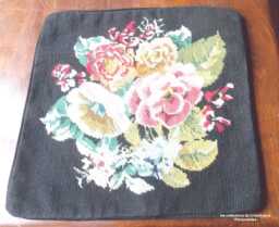 Cushion Cover Entirely Hand-Embroidered in Petit Point With Large Flowers On A Black Background 40cm - thumbnail 1