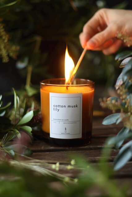 Cotton Musk & Lily Soy Candle Floral Scent Natural Gift Spa Day Relaxing Spring Home Decor Vegan For Her - image 1