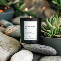 Cotton Musk & Lily Soy Candle Floral Scent Natural Gift Spa Day Relaxing Spring Home Decor Vegan For Her - thumbnail 3