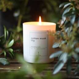 Cotton Musk & Lily Soy Candle Floral Scent Natural Gift Spa Day Relaxing Spring Home Decor Vegan For Her - thumbnail 2