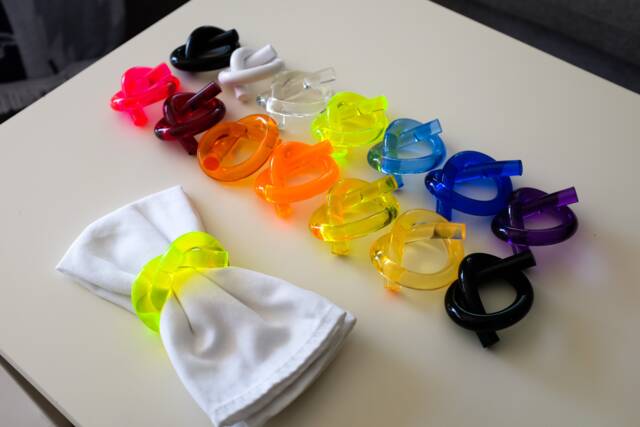 Acrylic Napkin Knot Rings - Set Of 4 Lucite Dining Accessories - image 1