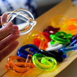 Acrylic Napkin Knot Rings - Set Of 4 Lucite Dining Accessories - thumbnail 3