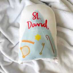 st. David Pillow Doll - thumbnail 2