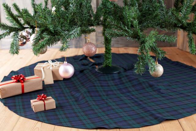 Blackwatch Plaid Tree Skirt, Tartan Navy & Green Christmas Skirt - image 1