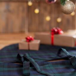 Blackwatch Plaid Tree Skirt, Tartan Navy & Green Christmas Skirt - thumbnail 3