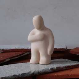 Compassion - Expressive Ceramic Figurine For Sandplay & Counseling - thumbnail 4