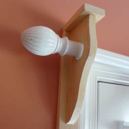 Elegant Shelf Bracket With Rod Holder - thumbnail 2