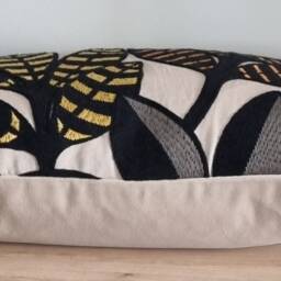 Designers Guild Tanjore Natural & Omega Velvet Cushion Cover 35x55 cm - thumbnail 2