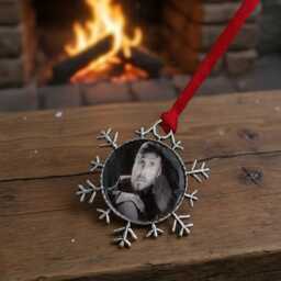 Christmas Tree Photo Decoration. Family Portrait Hanging Ornament. Snow Flake Style Pet Frame - thumbnail 2