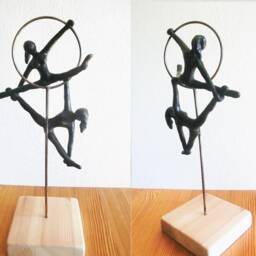 Acrobats/Sold Private Order/ Bronze Statue Of Deux Ailes Acrobatics/ Two Acrobat Ladies in A Ring On Stand. Wedding Present - thumbnail 2