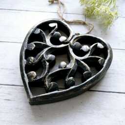 Large Wooden Black & Gold Chunky Carved Filigree Hanging Heart Decoration - The Home & Hearts Shop Wall Decor Rustic Shabby Gift - thumbnail 3