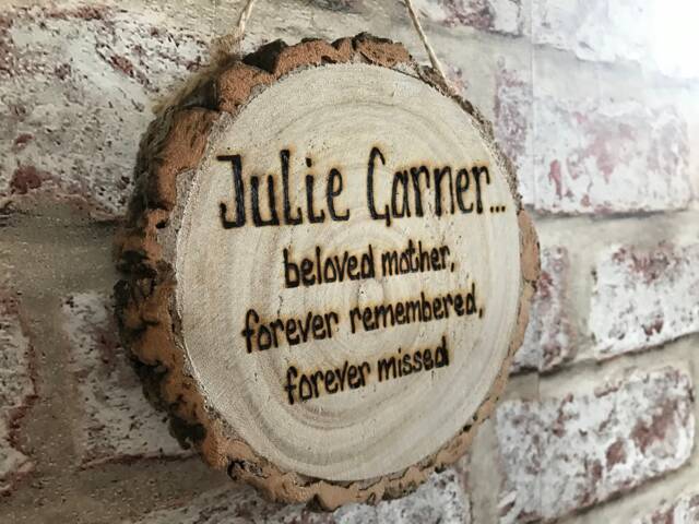 Personalised Rustic Wooden Log Slice Plaque With New Home/Family Quote Engraved - Wording Can Be Changed To Any Message 13cm - image 1