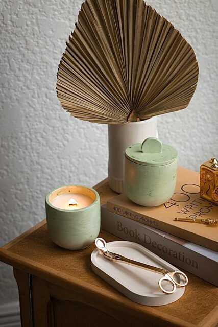 Comfort - Black Currant, Eucalyptus Concrete Candle - image 1