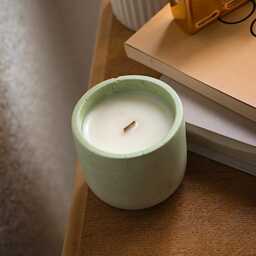 Comfort - Black Currant, Eucalyptus Concrete Candle - thumbnail 3