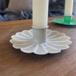 Enamel Flat Flower Candle Holder - Dinner Stick Dining Table Decorations Winter D??cor Pink Green Blue Grey - thumbnail 3