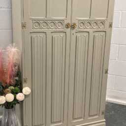 Vintage Old Charm Linenfold Painted Taupe & Gold Wardrobe - thumbnail 2