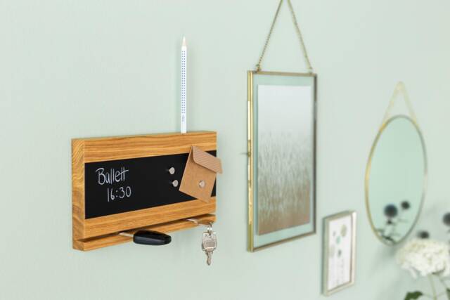 Wooden Key Rack With Magnetic Board - Wall-Mounted Holder Chalkboard Film, Modern & Practical Housewarming Gift, Oak, Walnut, Beech - image 1
