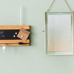 Wooden Key Rack With Magnetic Board - Wall-Mounted Holder Chalkboard Film, Modern & Practical Housewarming Gift, Oak, Walnut, Beech - thumbnail 3