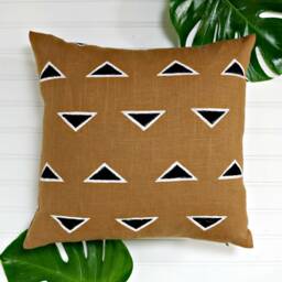 Sienna Brown Linen Pillow Cover With Black & White Triangle Print // Block Printed Taupe Camel Decorative Throw Cushion Mudcloth Accent - thumbnail 2