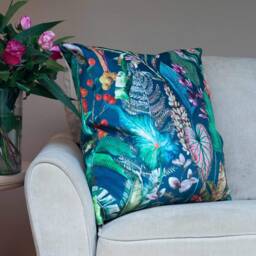Extra-Large Supersoft Heavyweight Velvet Cushion. Large Scale Exotic Jungle Leaves Pattern. 23X23 - thumbnail 3