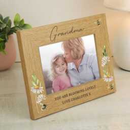 Personalised Floral Bee 6x4 Oak Finish Photo Frame - thumbnail 3
