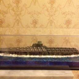 Japan Navy Ww2 Shinano Carrier Class Model With Diorama - thumbnail 4