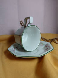 Teacup Birdfeeder - thumbnail 1