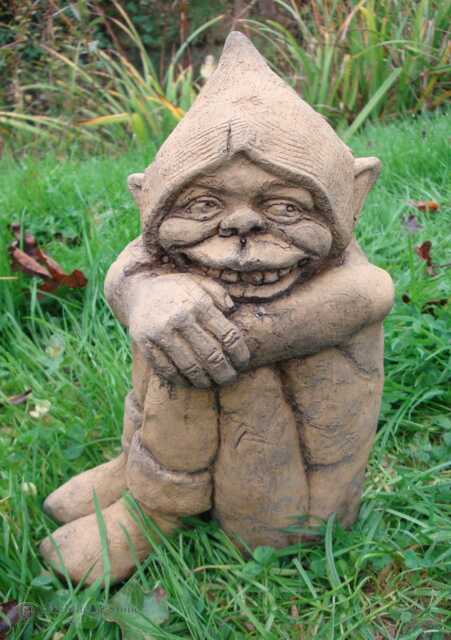 Grinning Pixie Piskie Sitting Hugging His Knees Stone Home Or Garden Ornament 23cm/9 - image 1