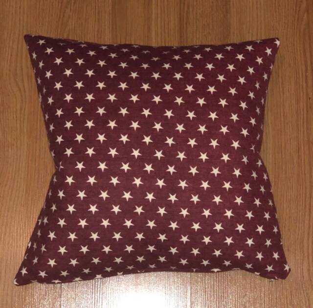 Red & White Stars Pillow Cover - image 1