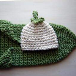 Baby Pea Costume, Newborn Halloween Photography Outfit, Pod Sleeping Bag & Beanie Set, Crochet Swaddle Blanket - thumbnail 4