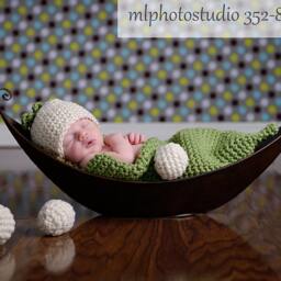 Baby Pea Costume, Newborn Halloween Photography Outfit, Pod Sleeping Bag & Beanie Set, Crochet Swaddle Blanket - thumbnail 2