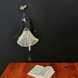 Metal Wire Wall Art Wall Hanging Crochet Spring Easter Abstract Woman & Hat Decor Mother Day Mesh Strainer Sculpture Living Room Bohemian - thumbnail 2