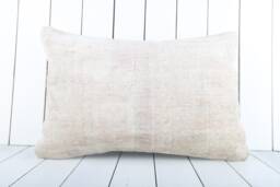 Handmade Vintage Turkish Kilim Pillow Cover - 16x24 - thumbnail 1