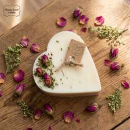Small Heart Shape Scented Candles With Rose Buds - thumbnail 1