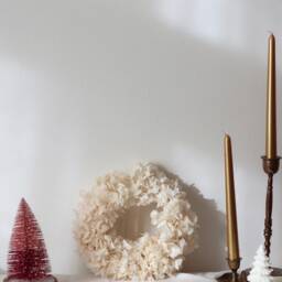 Heidi - Dried Hydrangea Flower Indoor Wreath Bleached Neutral Christmas Decor UK - thumbnail 2