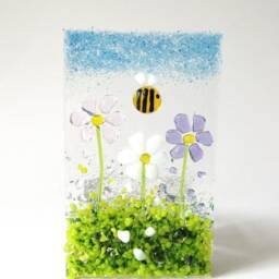 Handmade Fused Glass Daisy Tea Light Holder With Bee - thumbnail 2